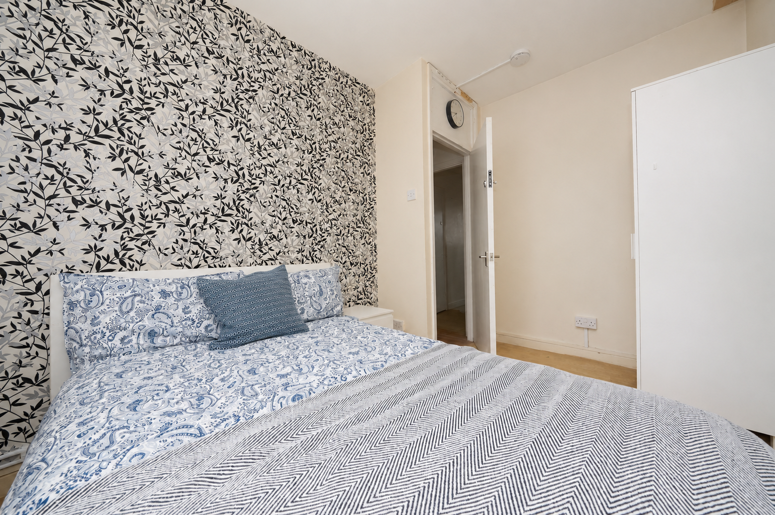 Cozy Double Room | 10 min Walk to Euston Station | NW1