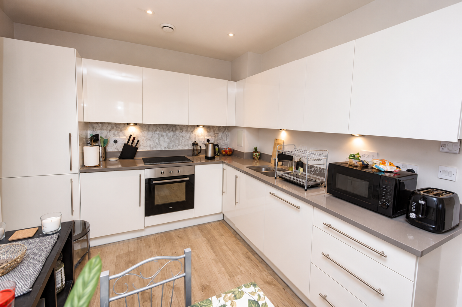Comfortable Double Room in E14 | Ideal for Professionals