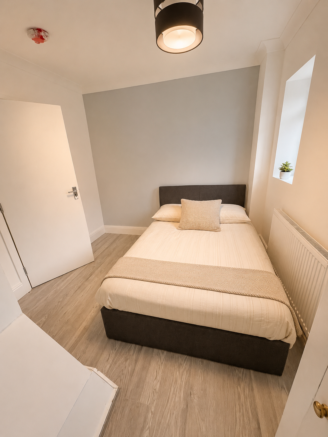 En-Suite Room Available | 9-Min Walk to Crossharbour DLR